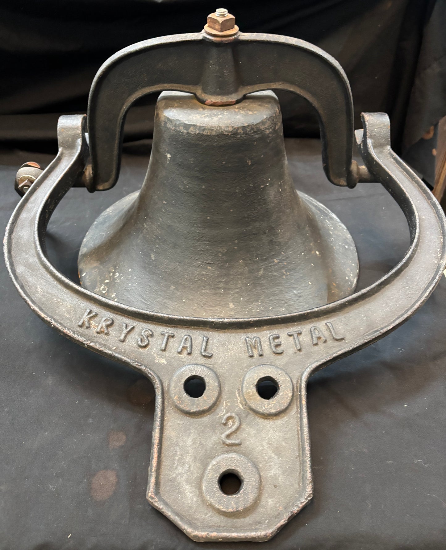 Krystal Metal Cast Iron Dinner Bell GA21505