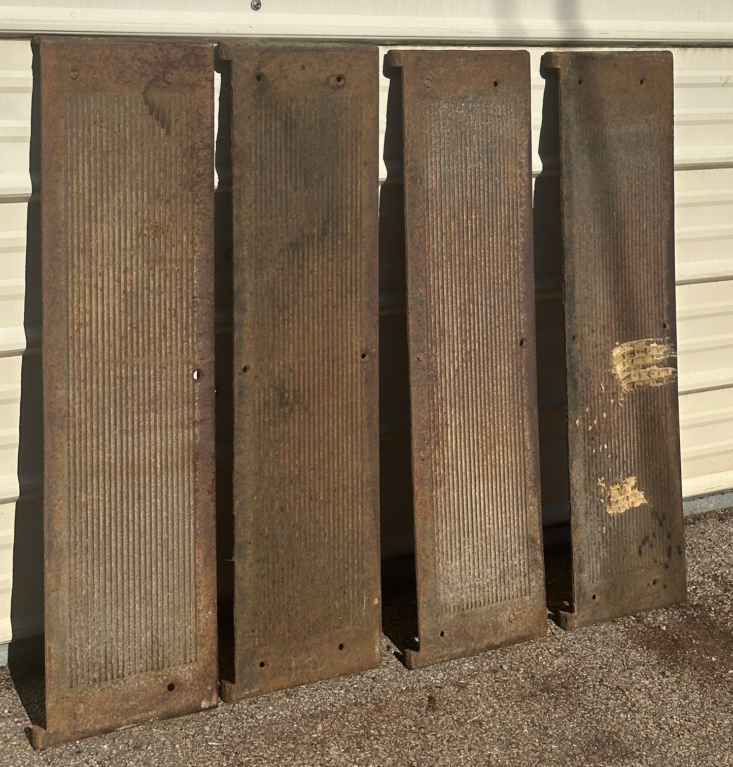 Set of 4 Cast Iron Stair Treads GA20834