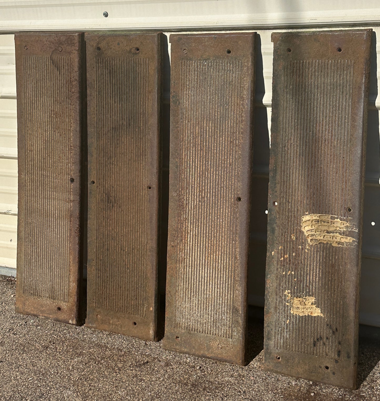 Set of 4 Cast Iron Stair Treads GA20834