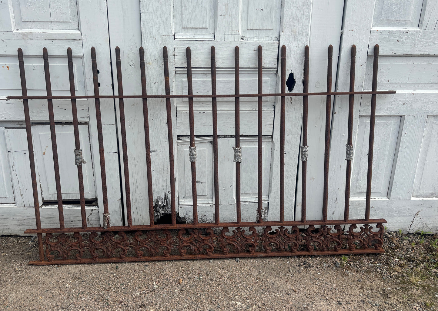 27.5 Feet of Decorative Wrought Iron Picket Fence Panels GA21226