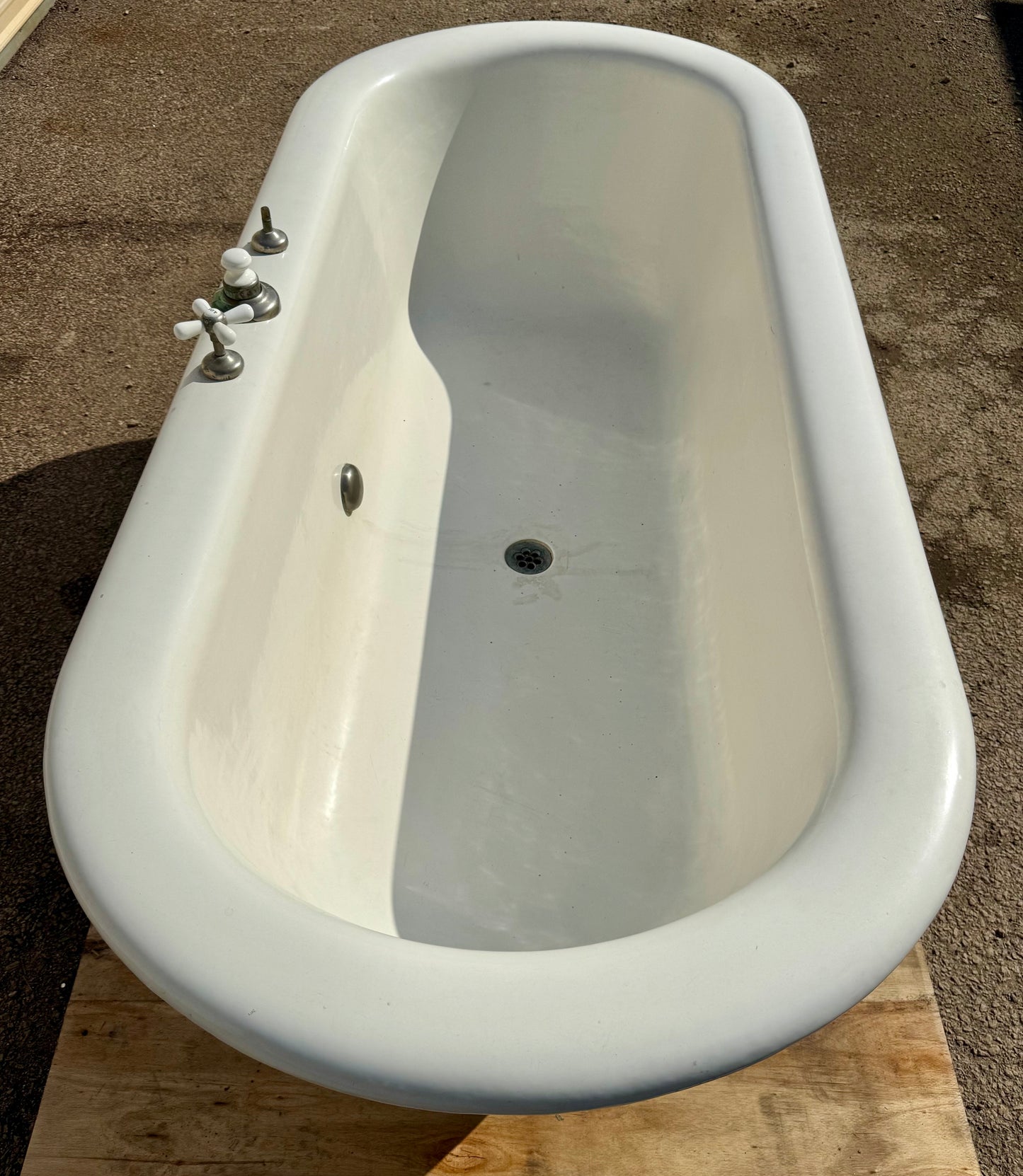 6' Antique Cast Iron Skirted Bath Tub w/ Center Drain GA20796