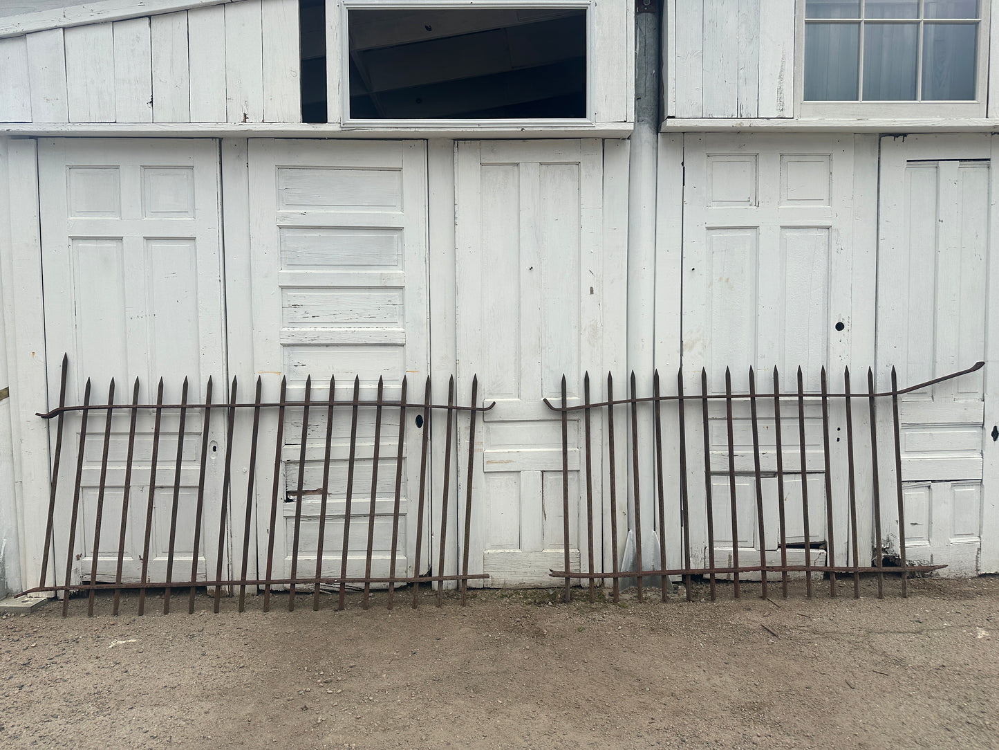 35 Ft of Antique Wrought Iron Spear Top Fencing GA20875