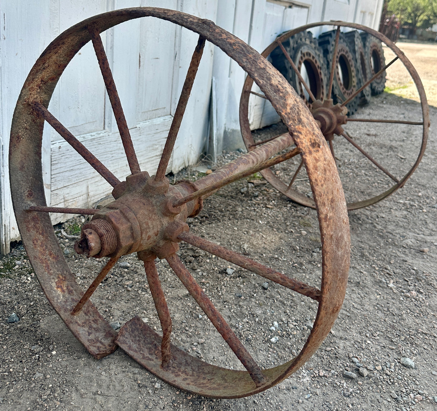 Antique Cast Iron Wagon Wheel & Axle Assembly GA20954