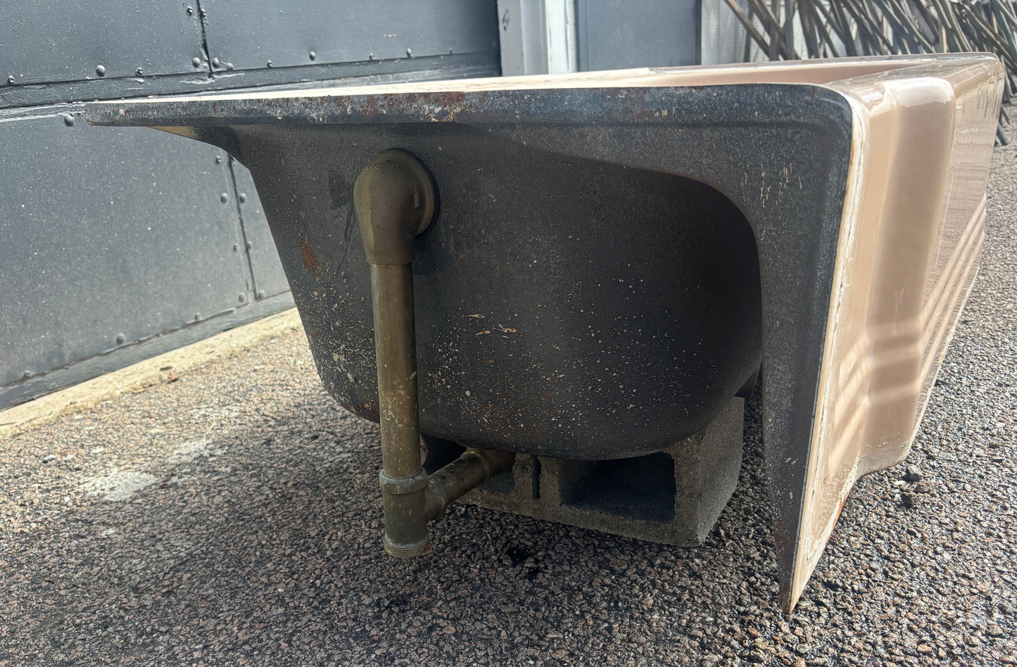 Cast Iron Art Deco Pink Tub GA21440