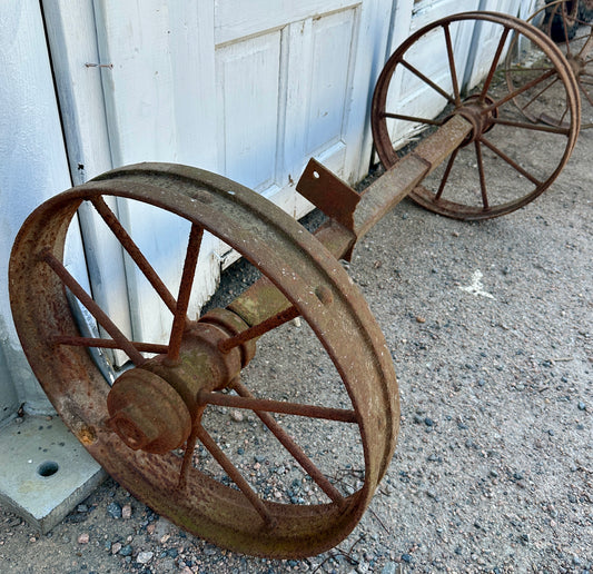 Antique Cast Iron Wagon Wheel & Axle Assembly GA20953