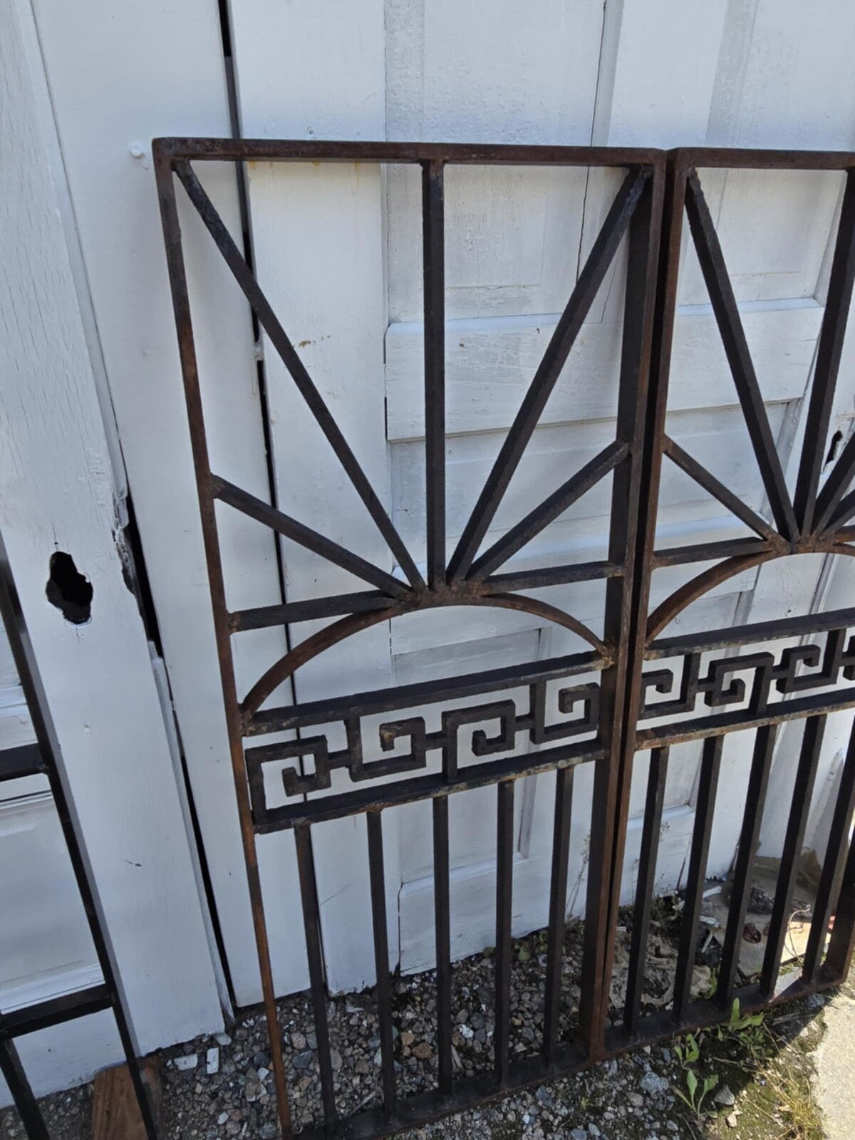 Antique Geometric Iron Gate GAM0453