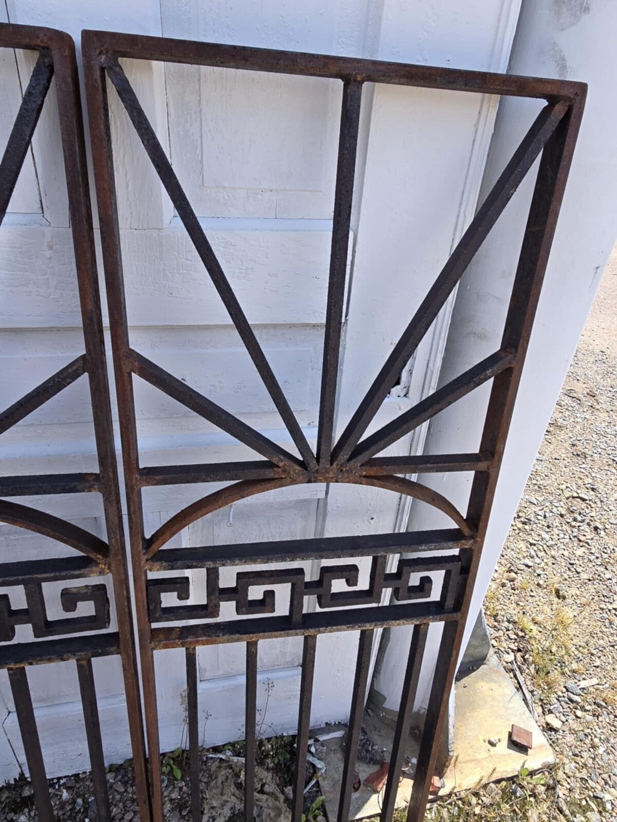 Antique Geometric Iron Gate GAM0453
