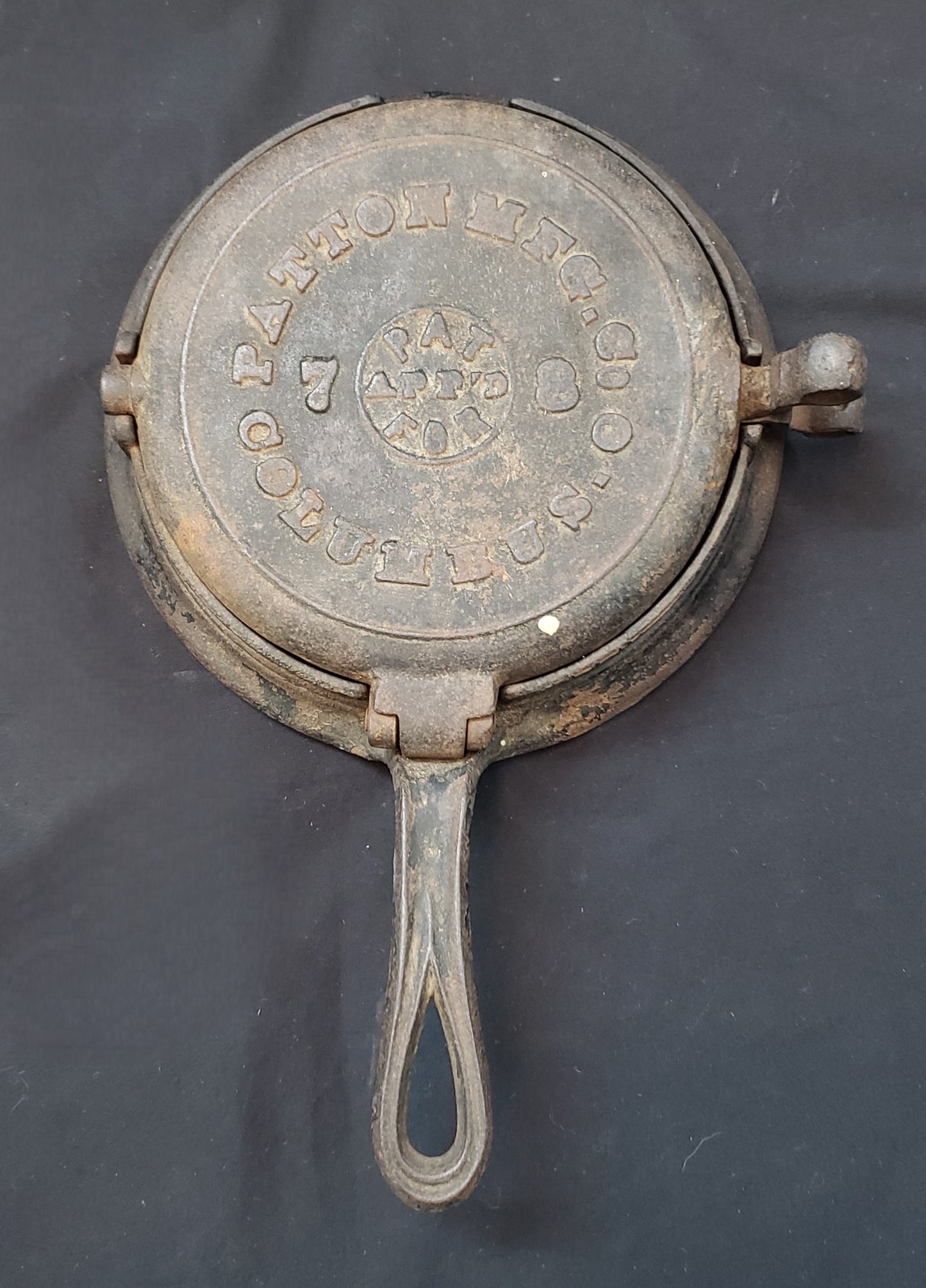 1920's A.G. Patton Model 7/8 Cast Iron Flip Flop Waffle Iron w/ Base GS01077