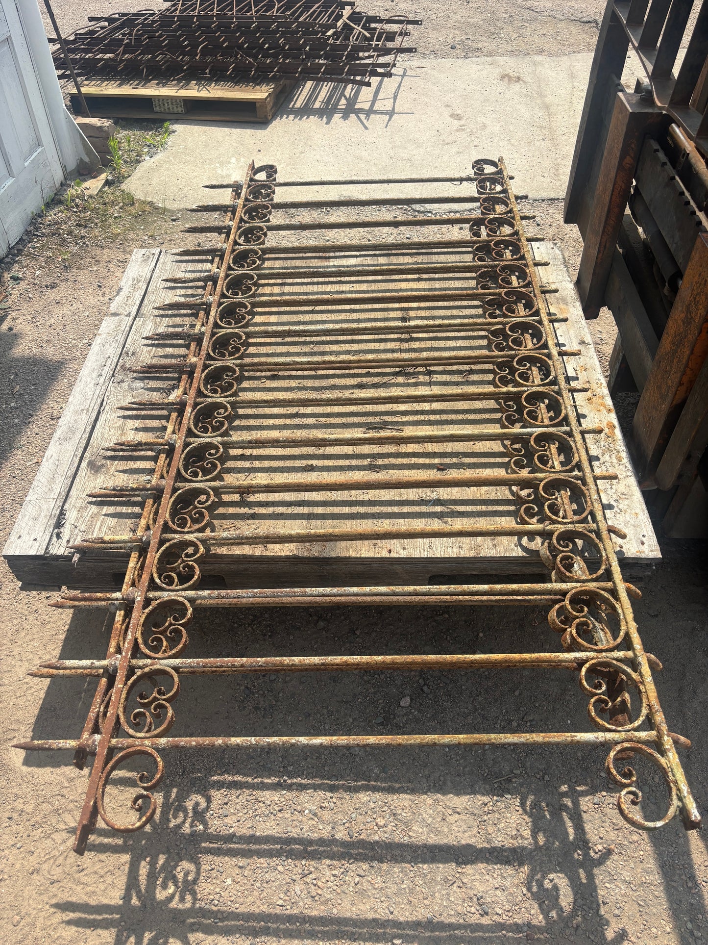25 ft of Wrought Iron Fencing GA21209