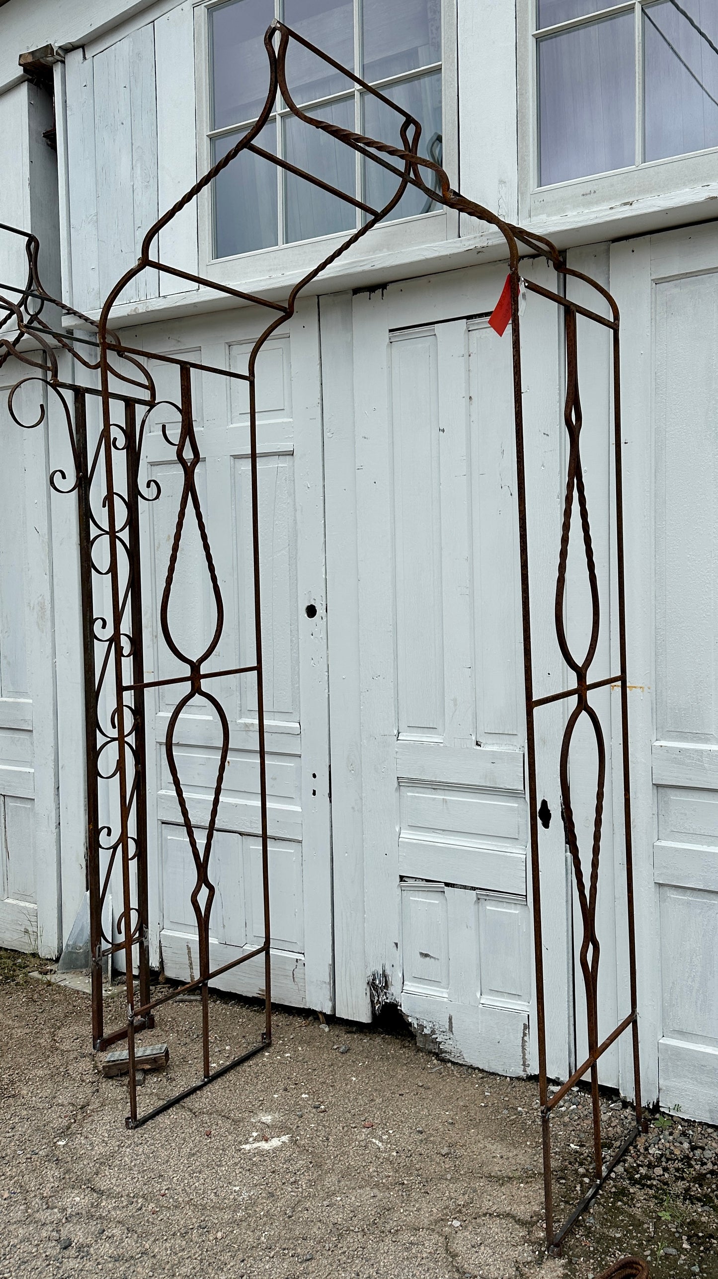 Iron Artisan Arbor w/ Stakes GS6036
