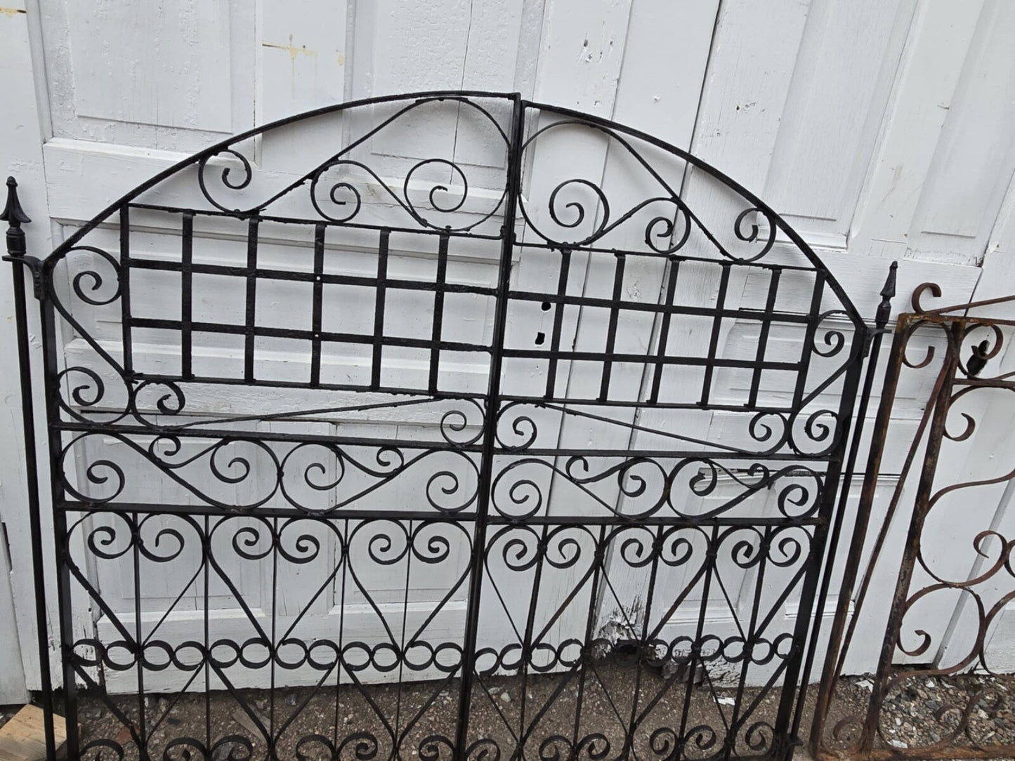 Arched Iron Garden Gate w/ Arrow Finials & Scrollwork GAM0461