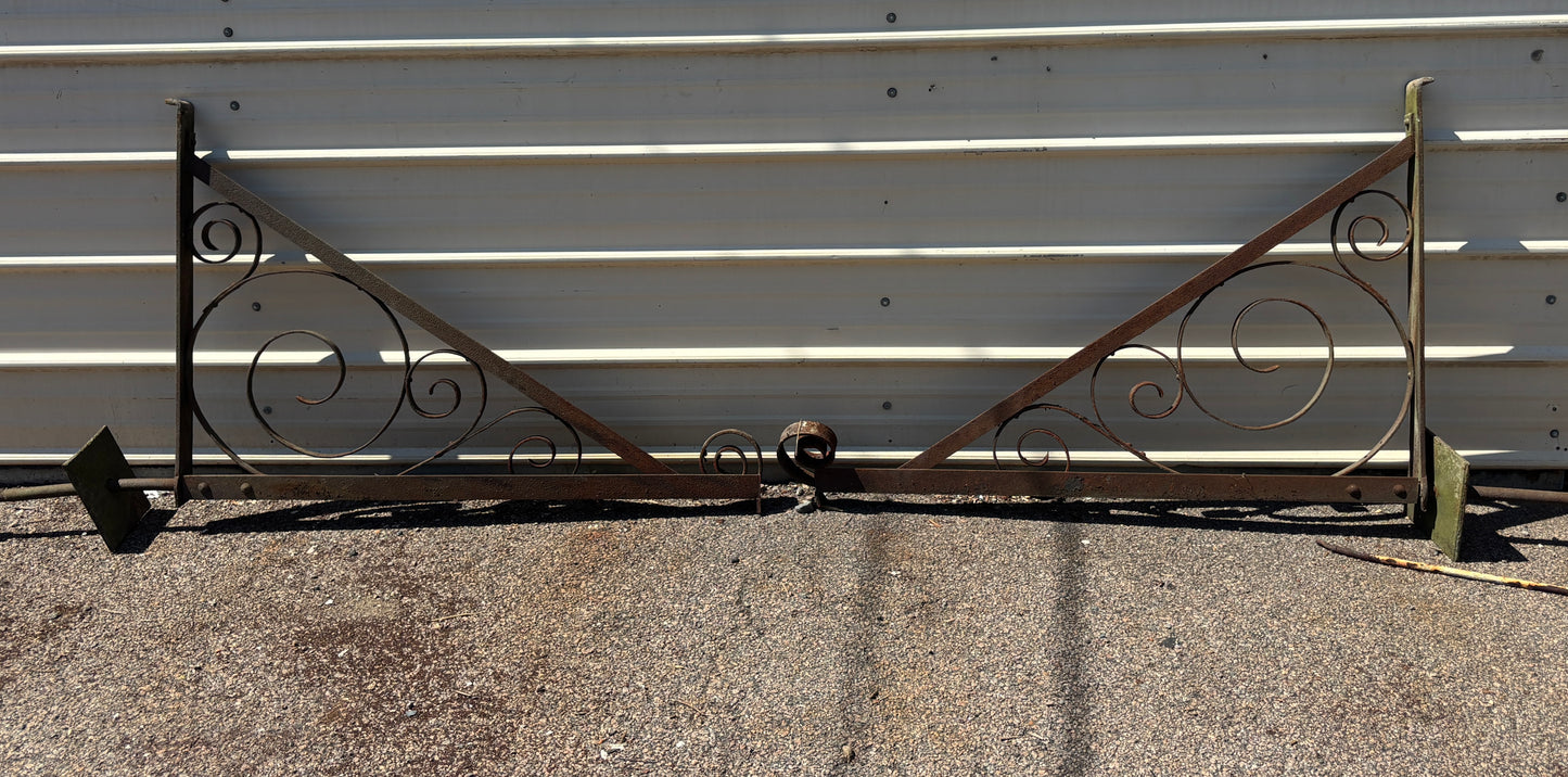 Pair of Iron Brackets GA21334