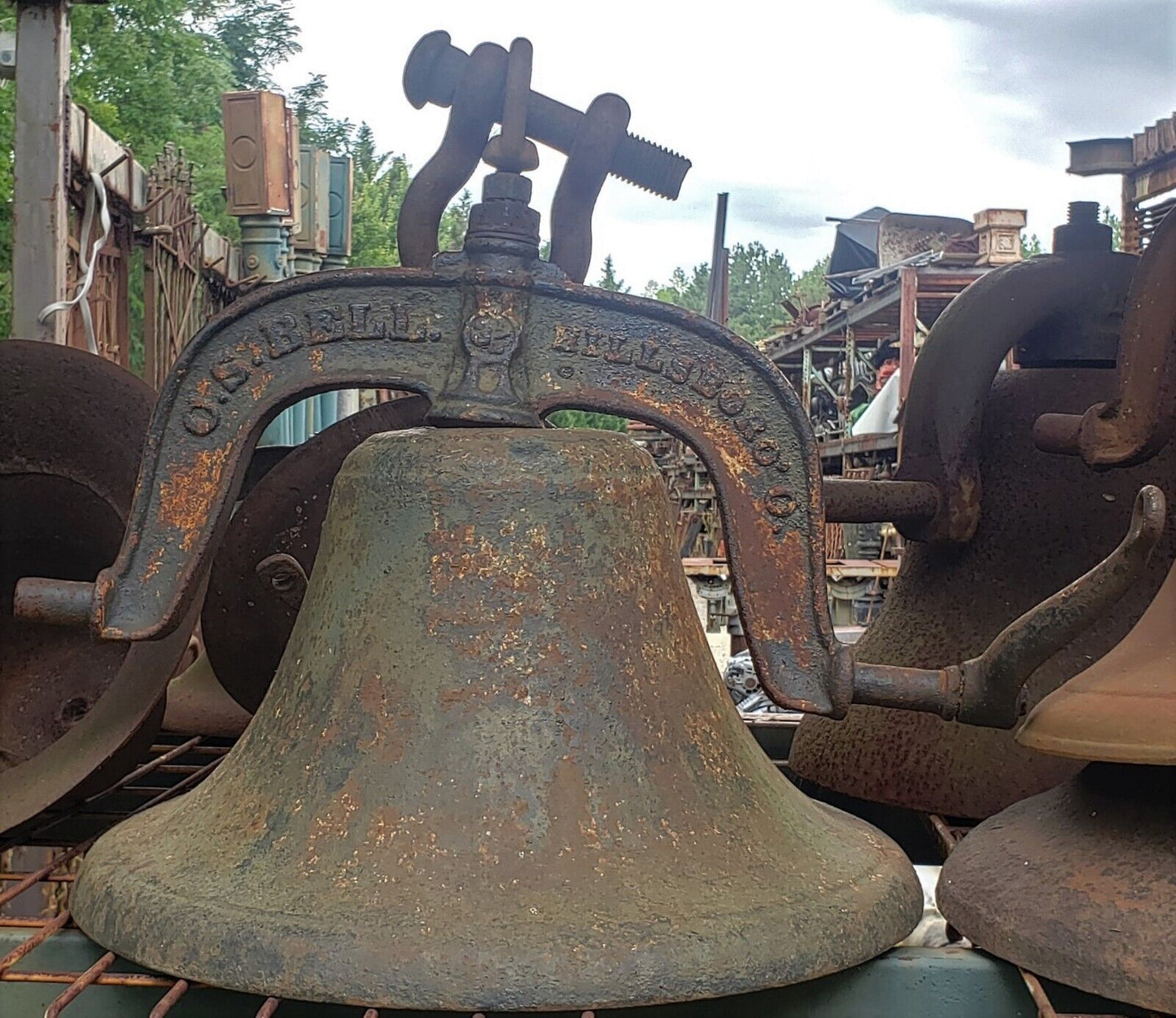 C.S. Bell of Hillsboro Ohio Cast Iron 20" Round #3 1/2 Bell GA9339