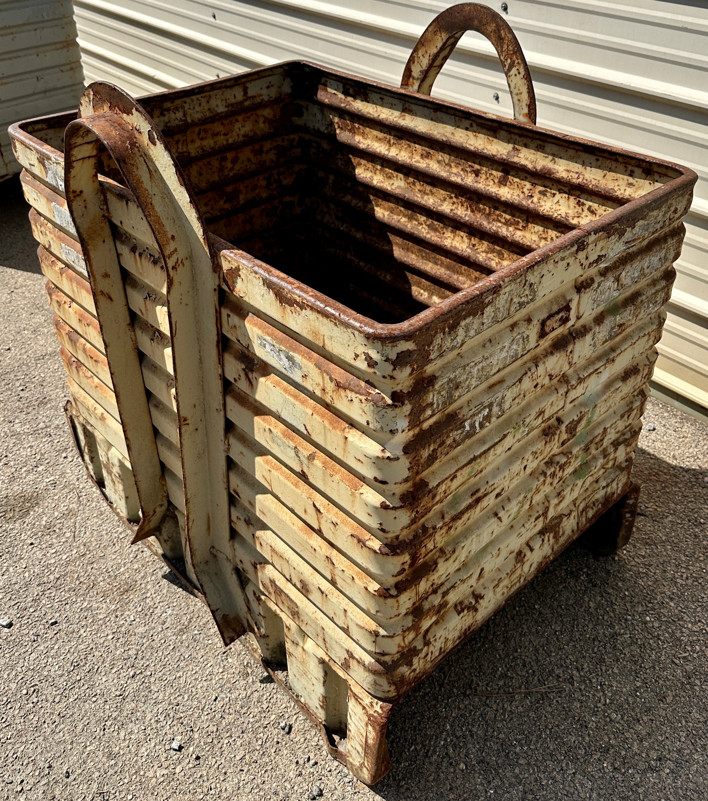 Heavy Duty Industrial Corrugated Steel Factory Bin GA20958 – ANTIQUE IRON