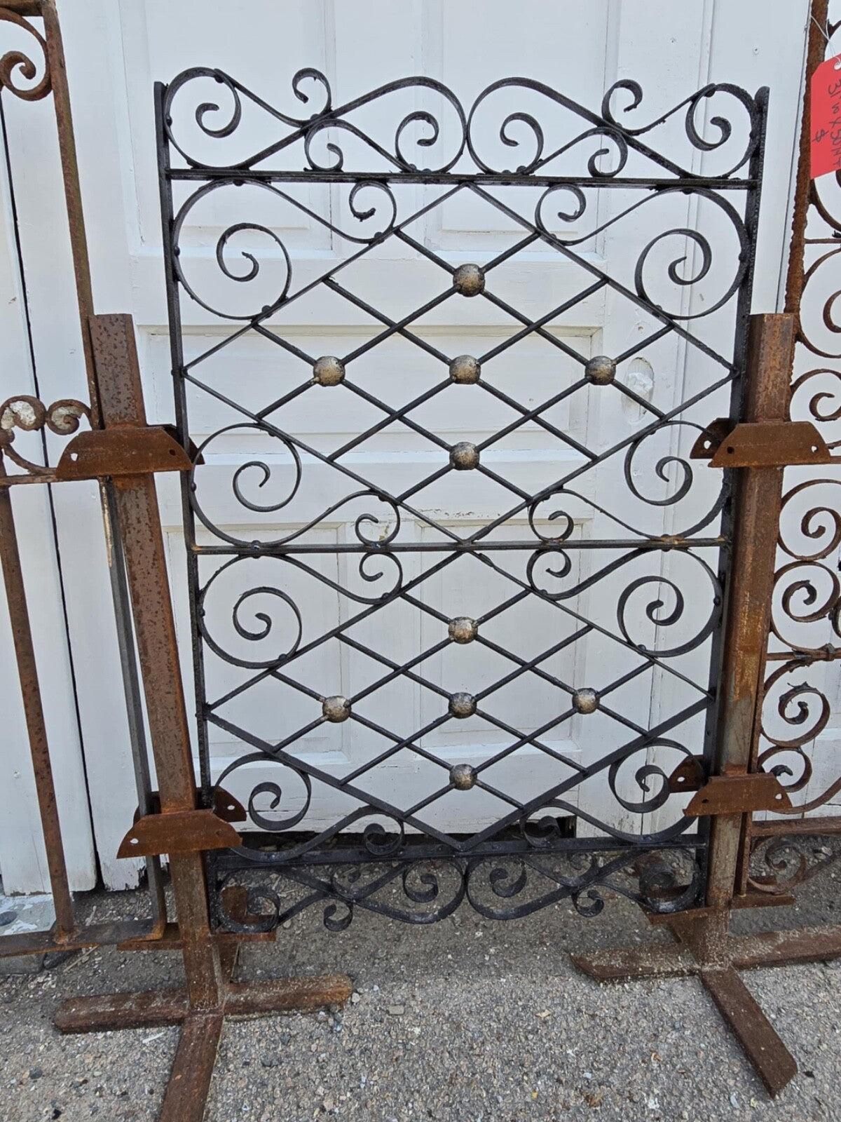 Antique Scrolled Iron Gate GAM0457