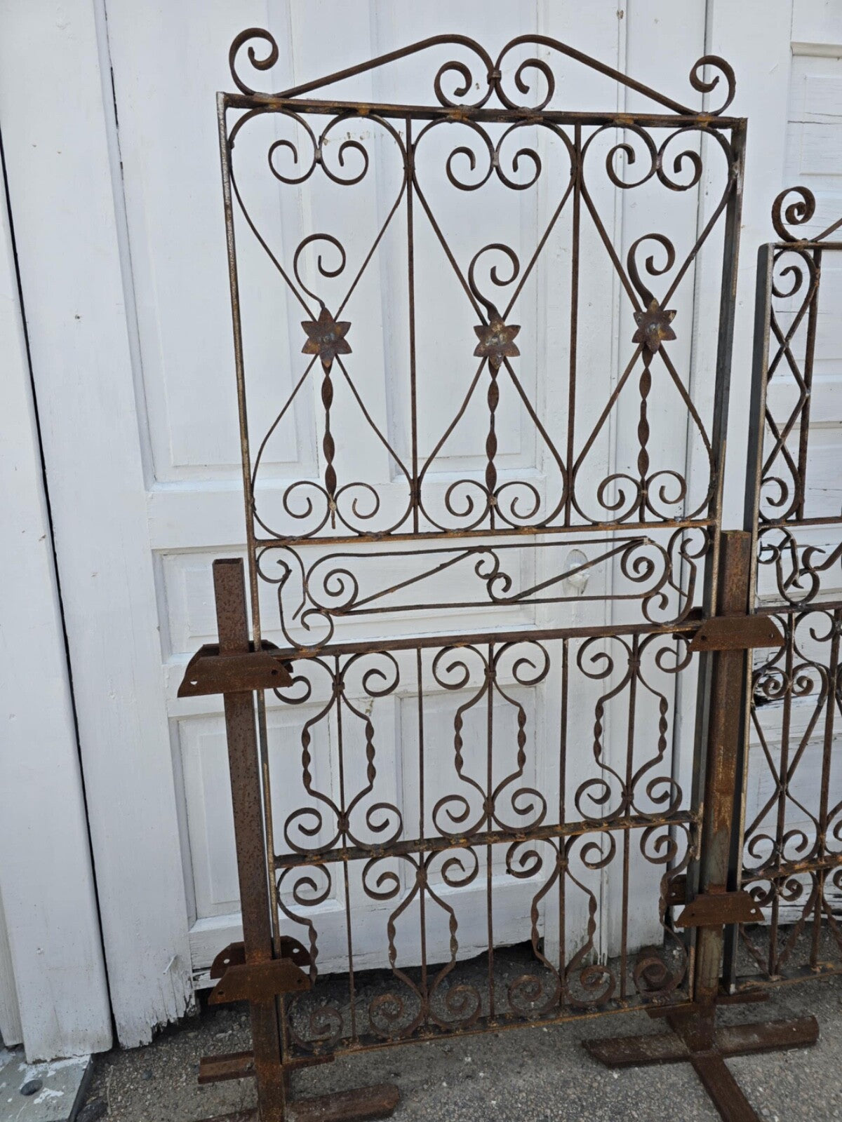 Ornate Scrolled Garden Gate w/ Floral Medallions GAM0465