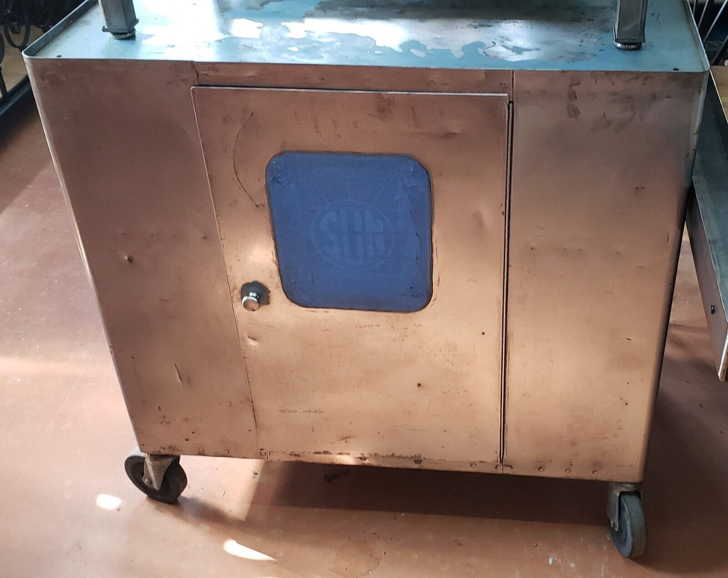 Industrial Factory Steel Portable Cabinet with Interior Shelves GA9335