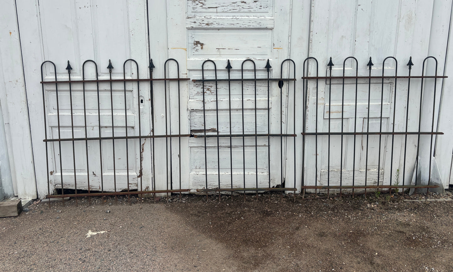 10 Feet of Wrought Iron Hairpin Fencing GA21279