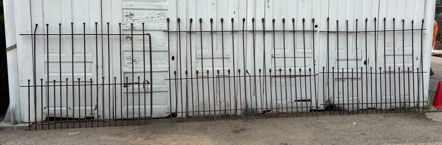 159.5 Feet of Iron Fencing GA21357