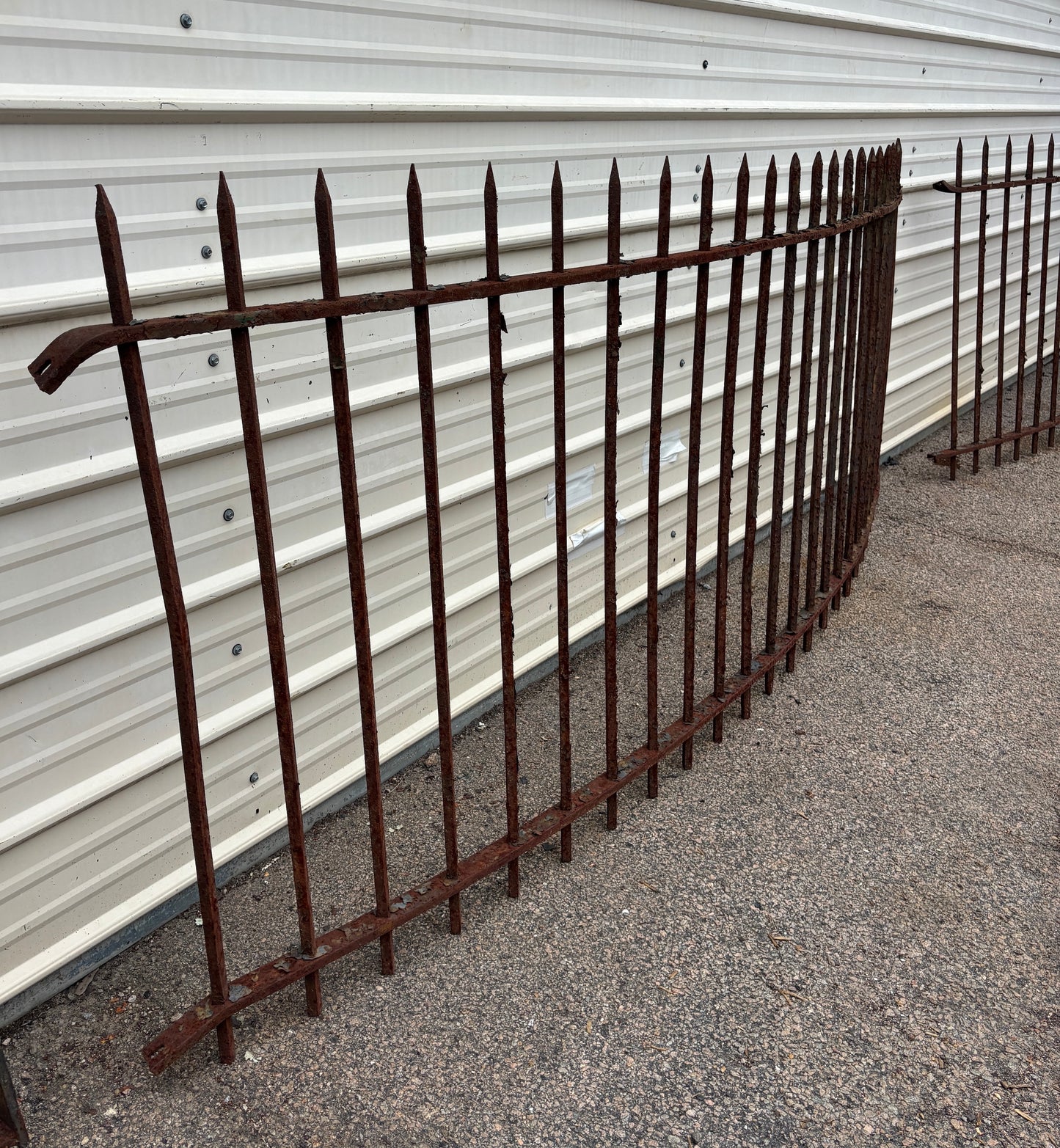 87 Feet of Wrought Iron Rounded Picket Fencing GA21411