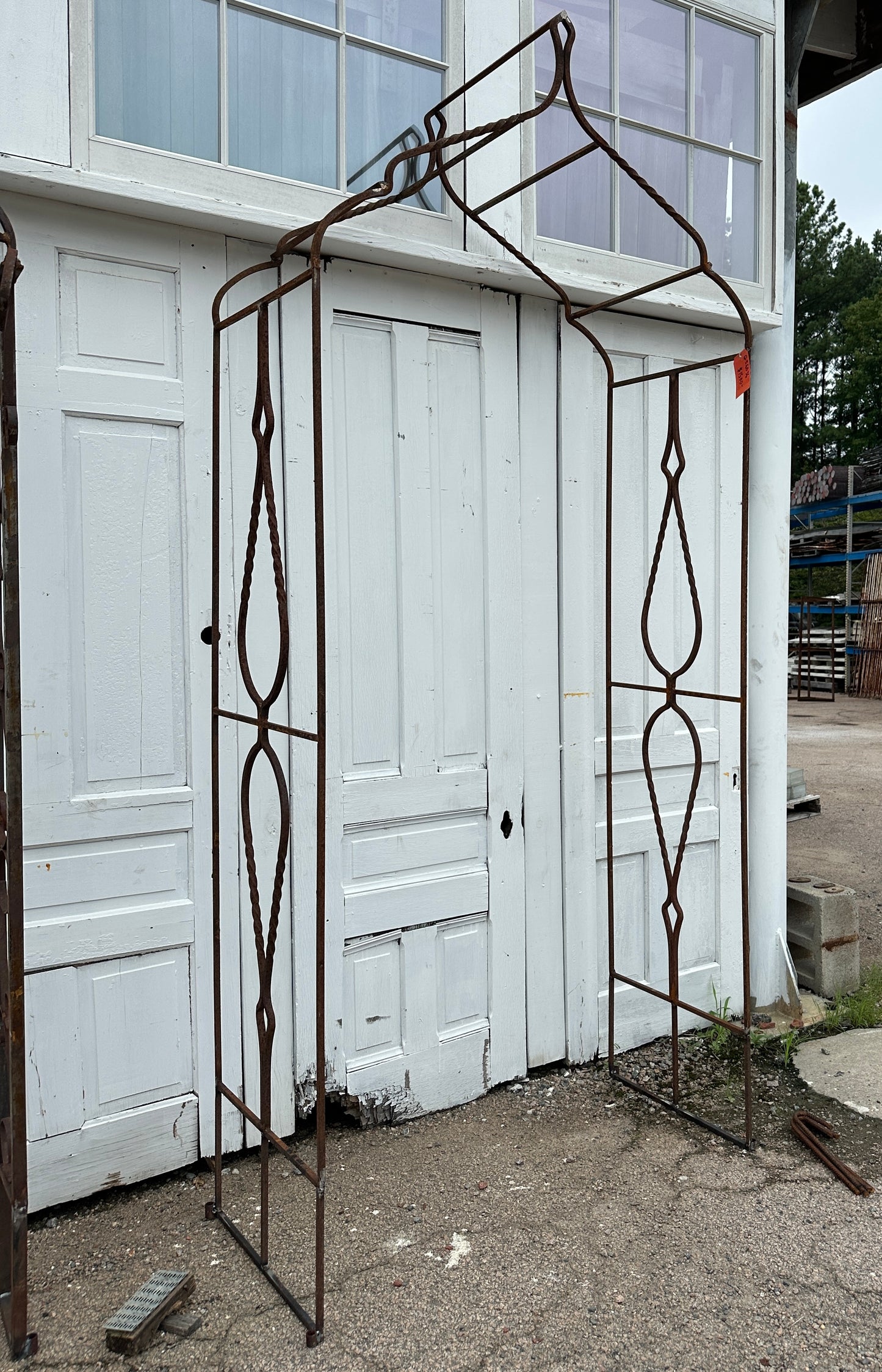 Iron Artisan Arbor w/ Stakes GS6036