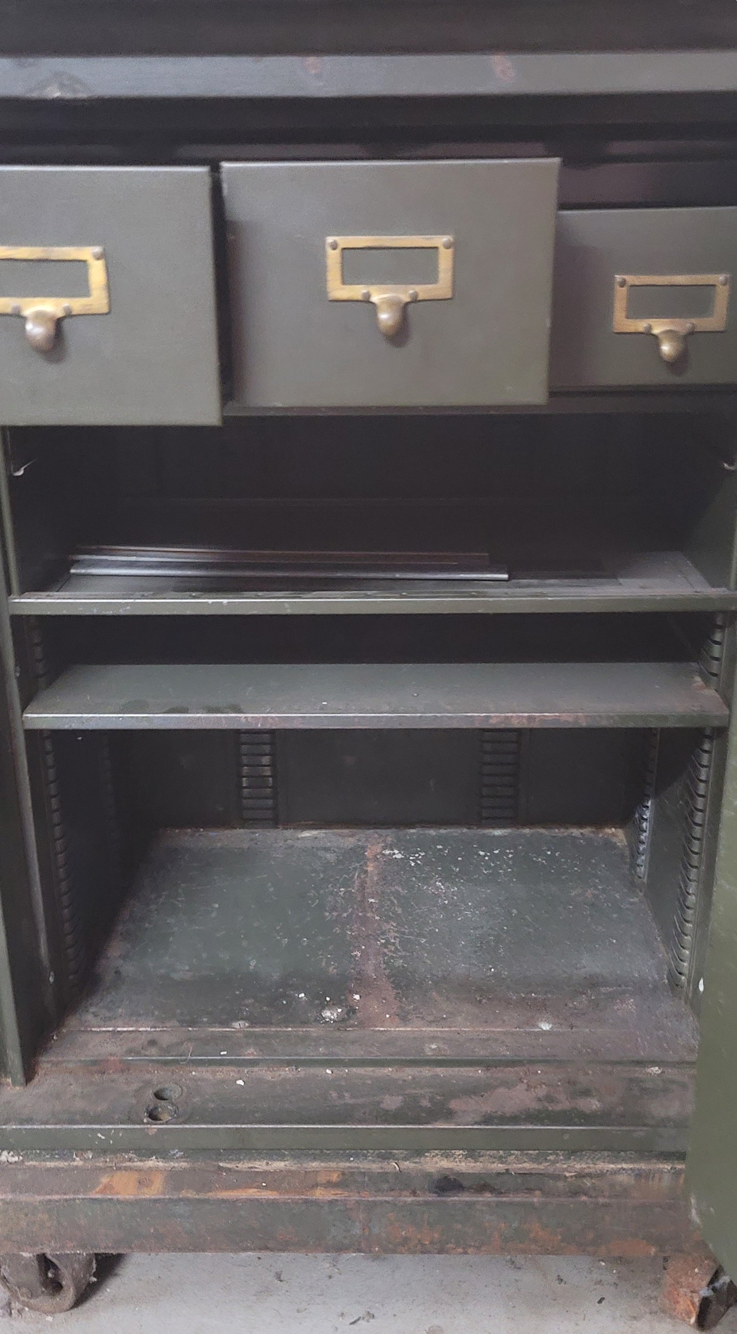 Safe Cabinet Laboratory Green Fireproof Safe w/ Combo 39" x 31" x 26" GS00596