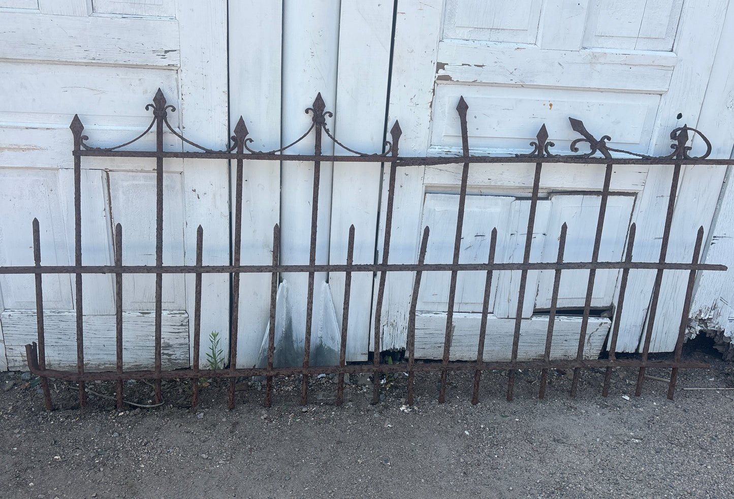 107.5 Feet of Wrought Iron Victorian Fence Panels GA21243