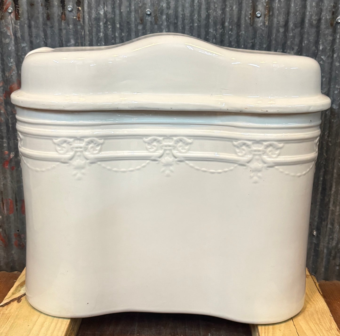 Antique Cast Iron Toilet (Tank Only) GA21110