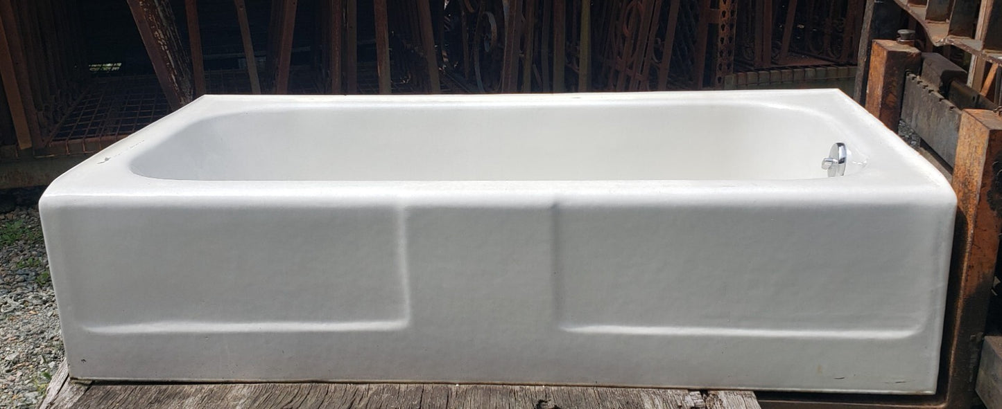 5 Foot Cast Iron Built In Bath Tub w/ Right Side Drain & Front Apron GS00443