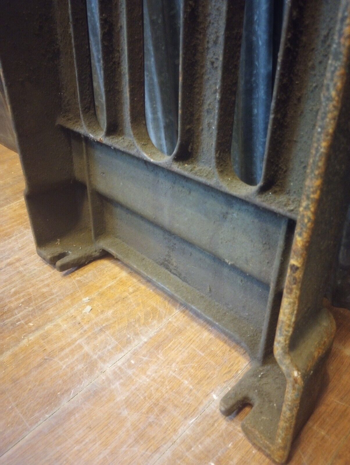 Pair of Walker & Turner Cast Iron Machine Legs 31 3/8" Tall x 19" Wide