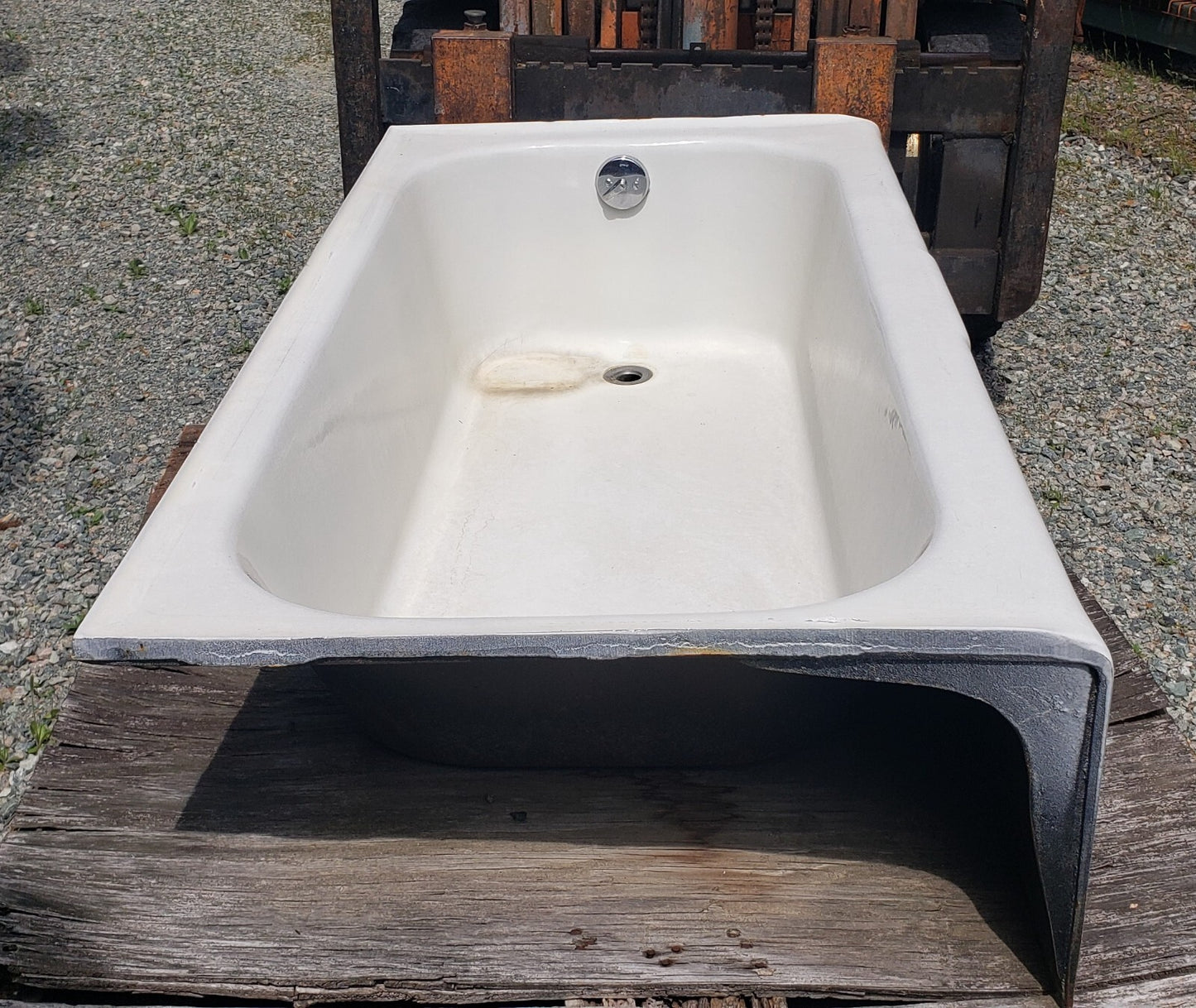 5 Foot Cast Iron Built In Bath Tub w/ Right Side Drain & Front Apron GS00443