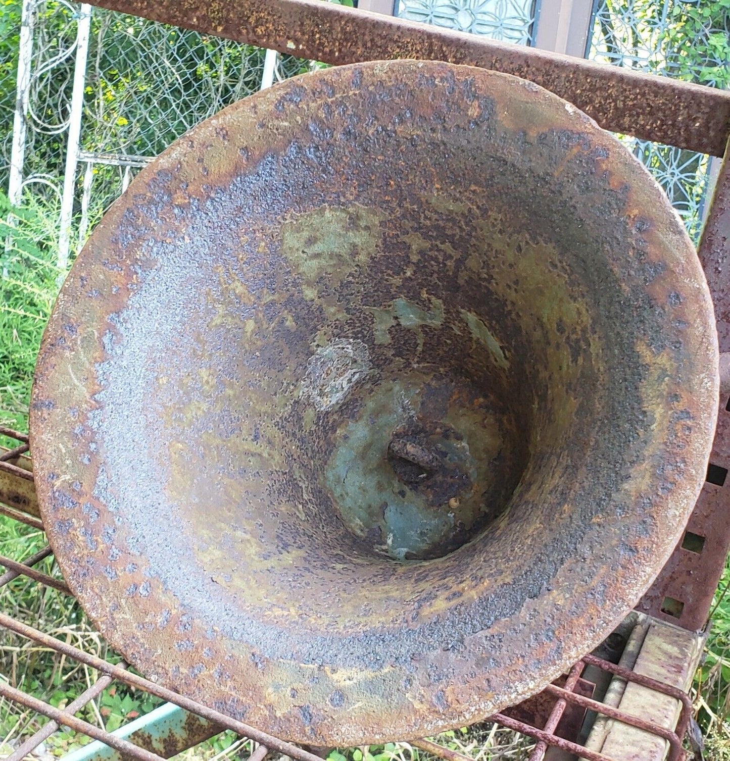 C.S. Bell of Hillsboro Ohio Cast Iron 16" Round #2 Bell GA9338