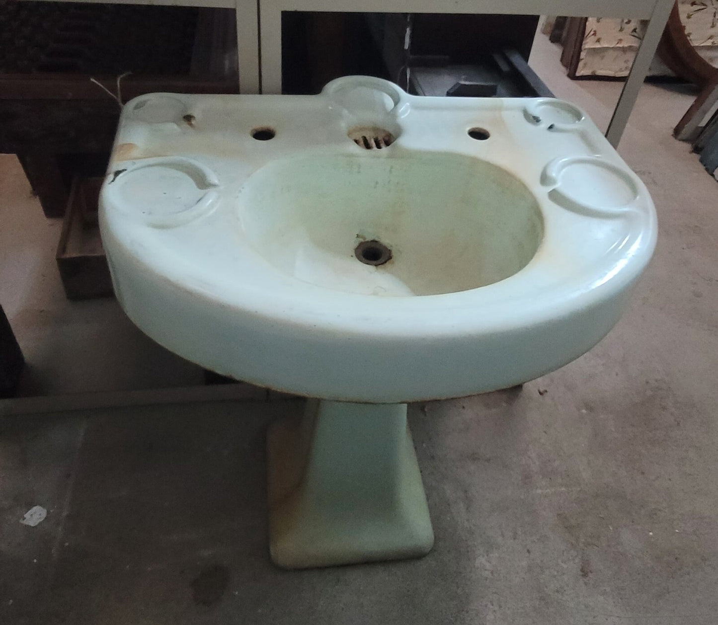 Vintage Pastel Green Cast Iron Pedestal Sink 30 1/2" T x 27" W x 21" D GS00518