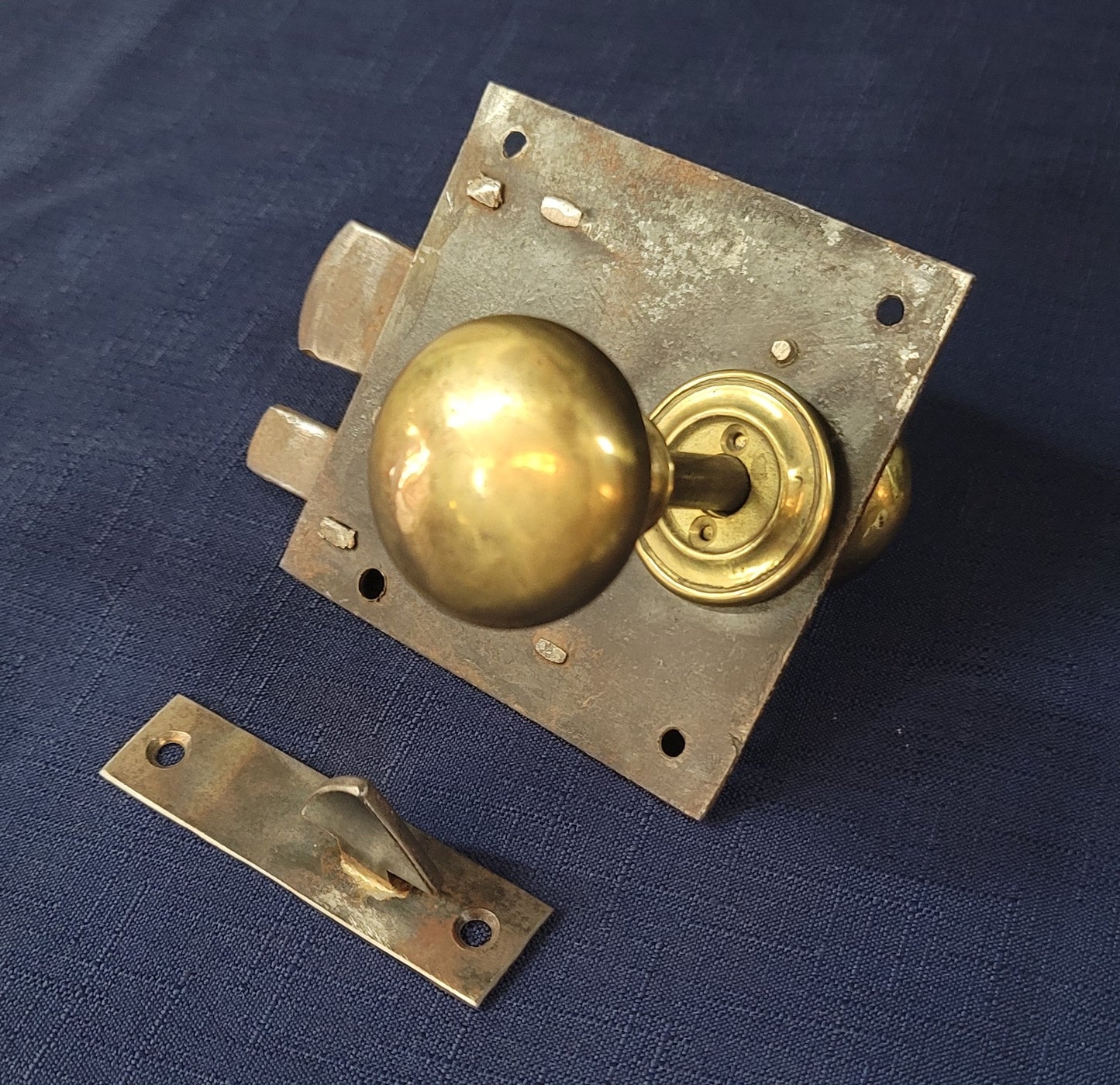 Vintage Harper Left Side Iron & Brass Lever Rim Lock & Knobs 4" x 3 3/4" GS00742