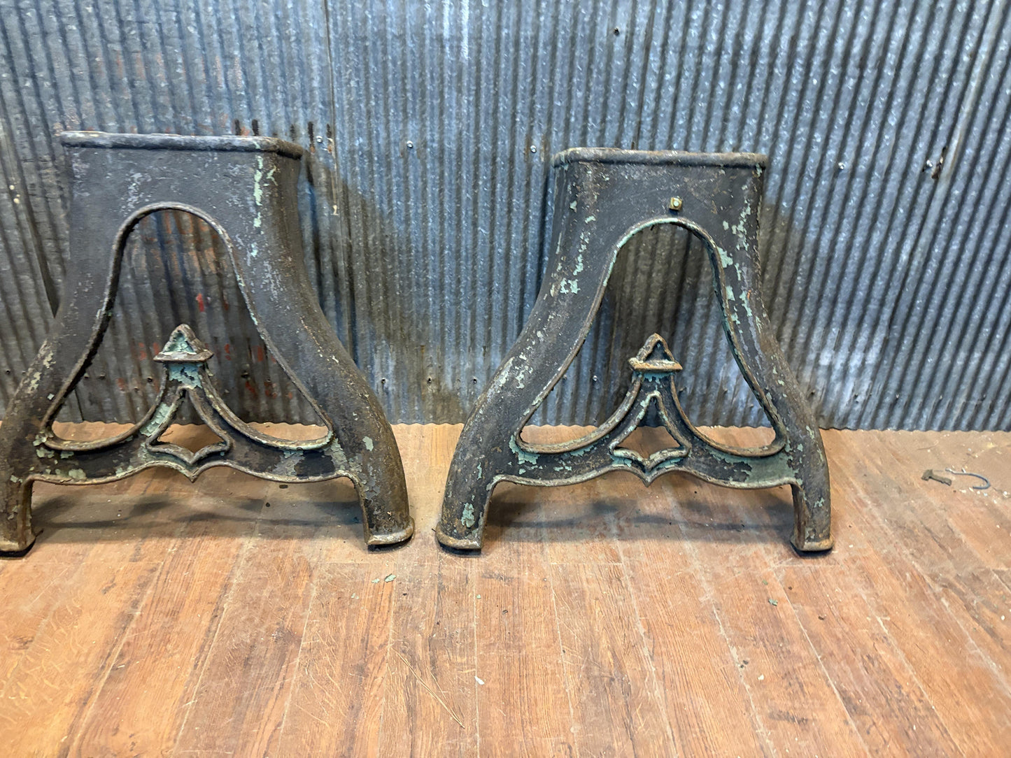 Pair of Antique Cast Iron Machine Legs GS6091