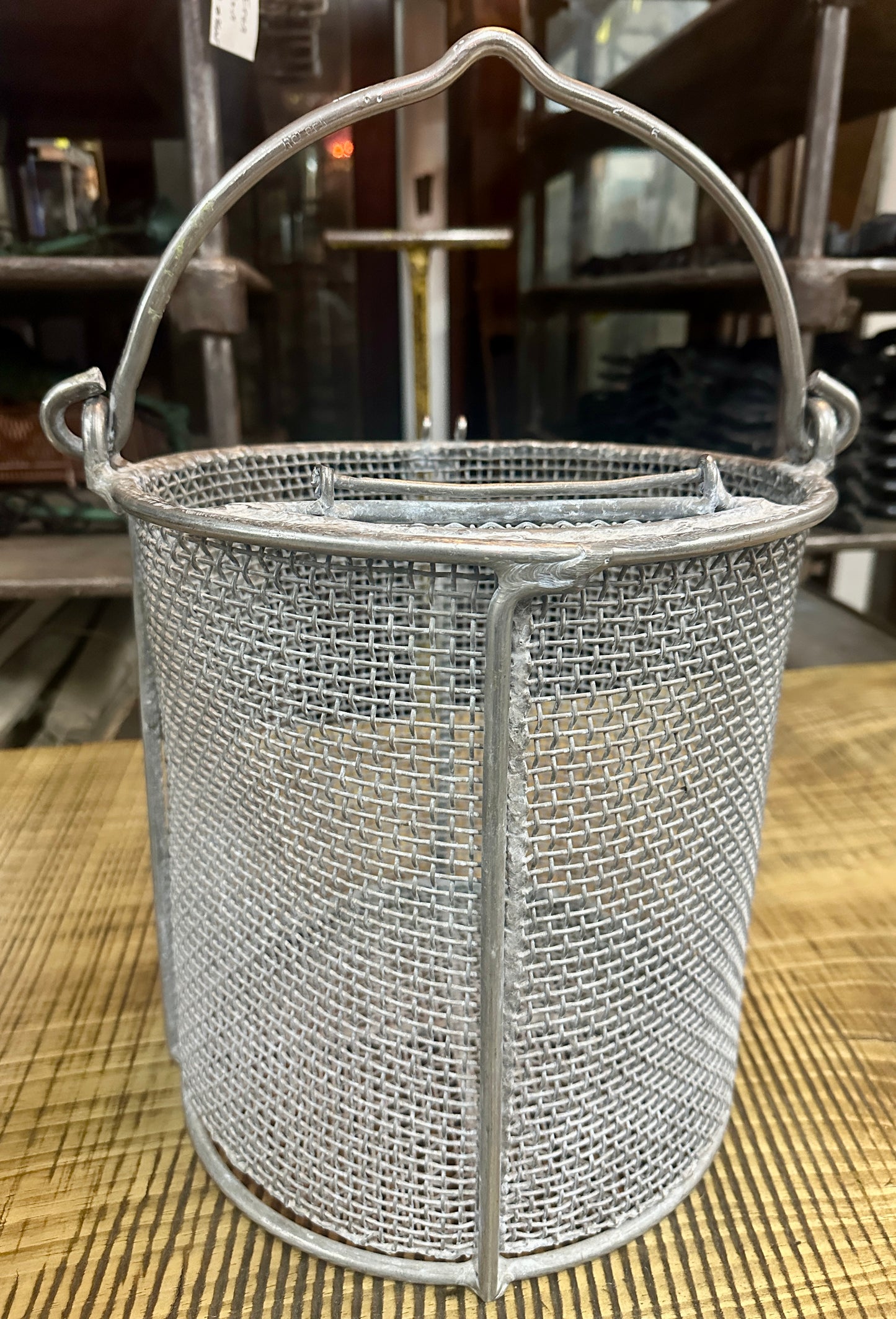 Galvanized Steel Wire Mesh Basket w/ Handle GA20728