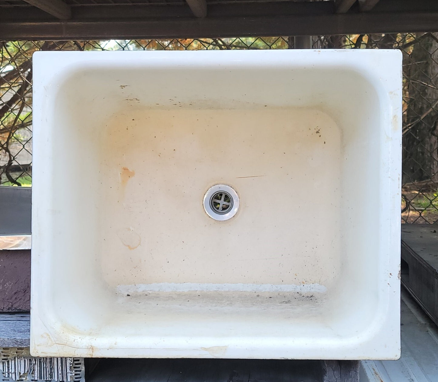 Deep Cast Iron Sink 14" T x 24" W x 20" Deep GS00570