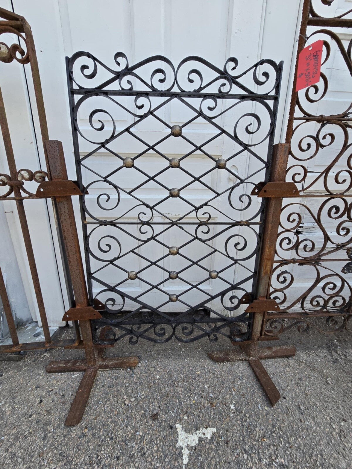 Antique Scrolled Iron Gate GAM0457