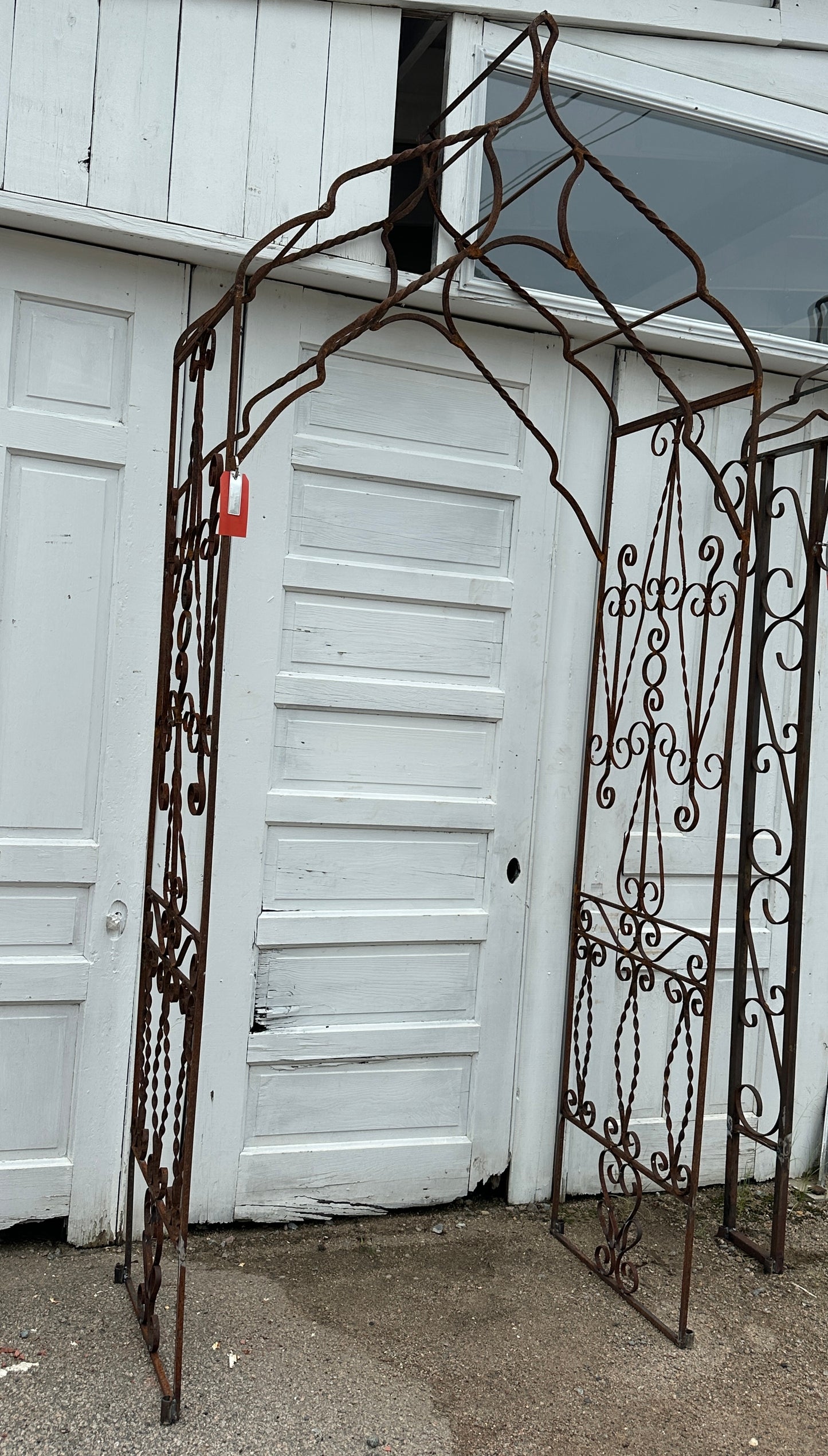 Iron Artisan Arbor w/ Stakes GS6037