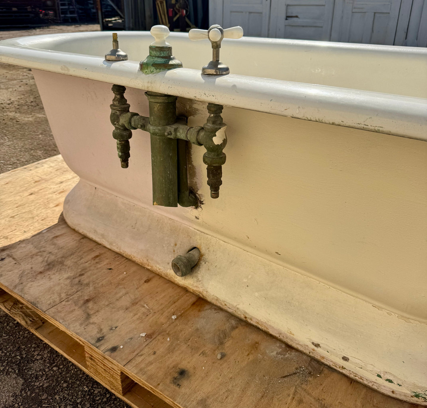 6' Antique Cast Iron Skirted Bath Tub w/ Center Drain GA20796