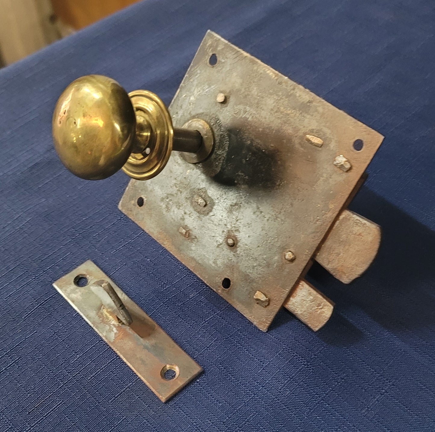 Vintage Harper Iron & Brass Lever Rim Lock & Knobs 4" x 3 3/4" GS00743