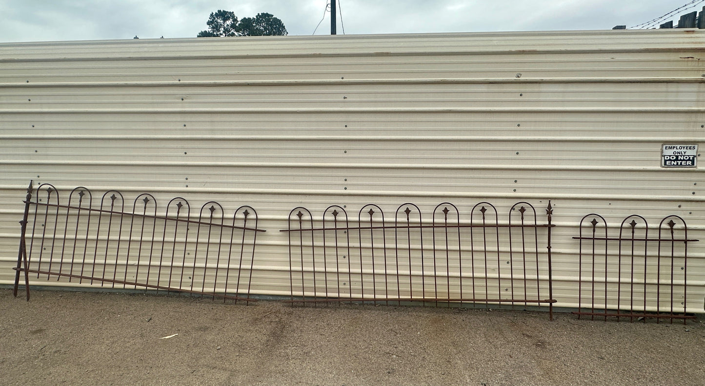 162 Ft of Antique Wrought Iron Hairpin Fencing GA20876