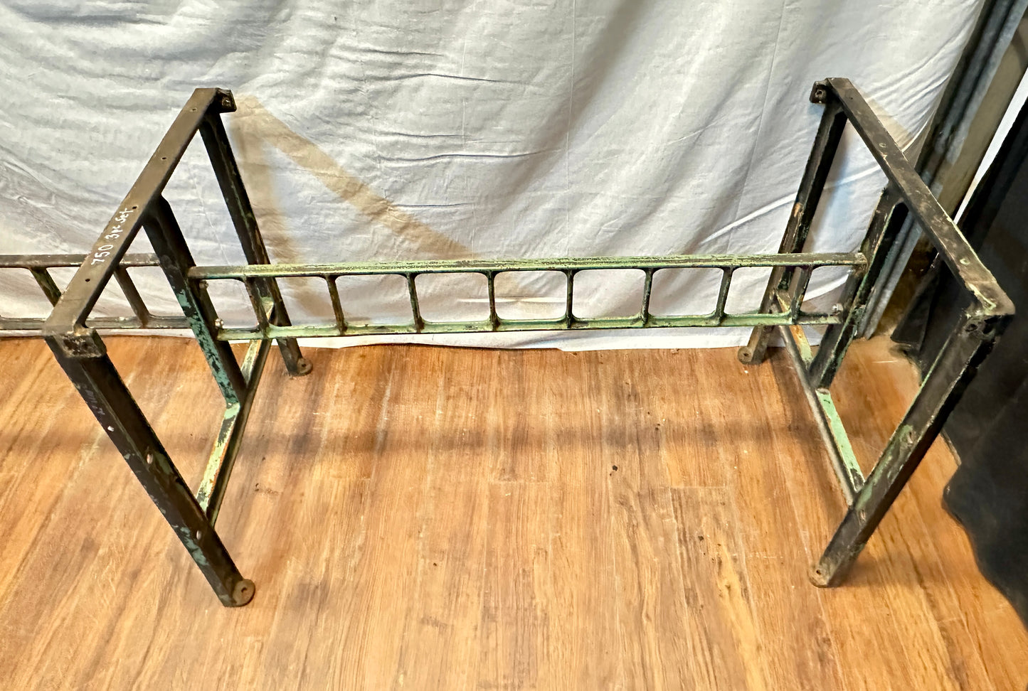 5-Pc Cast Iron Table Base GA20411