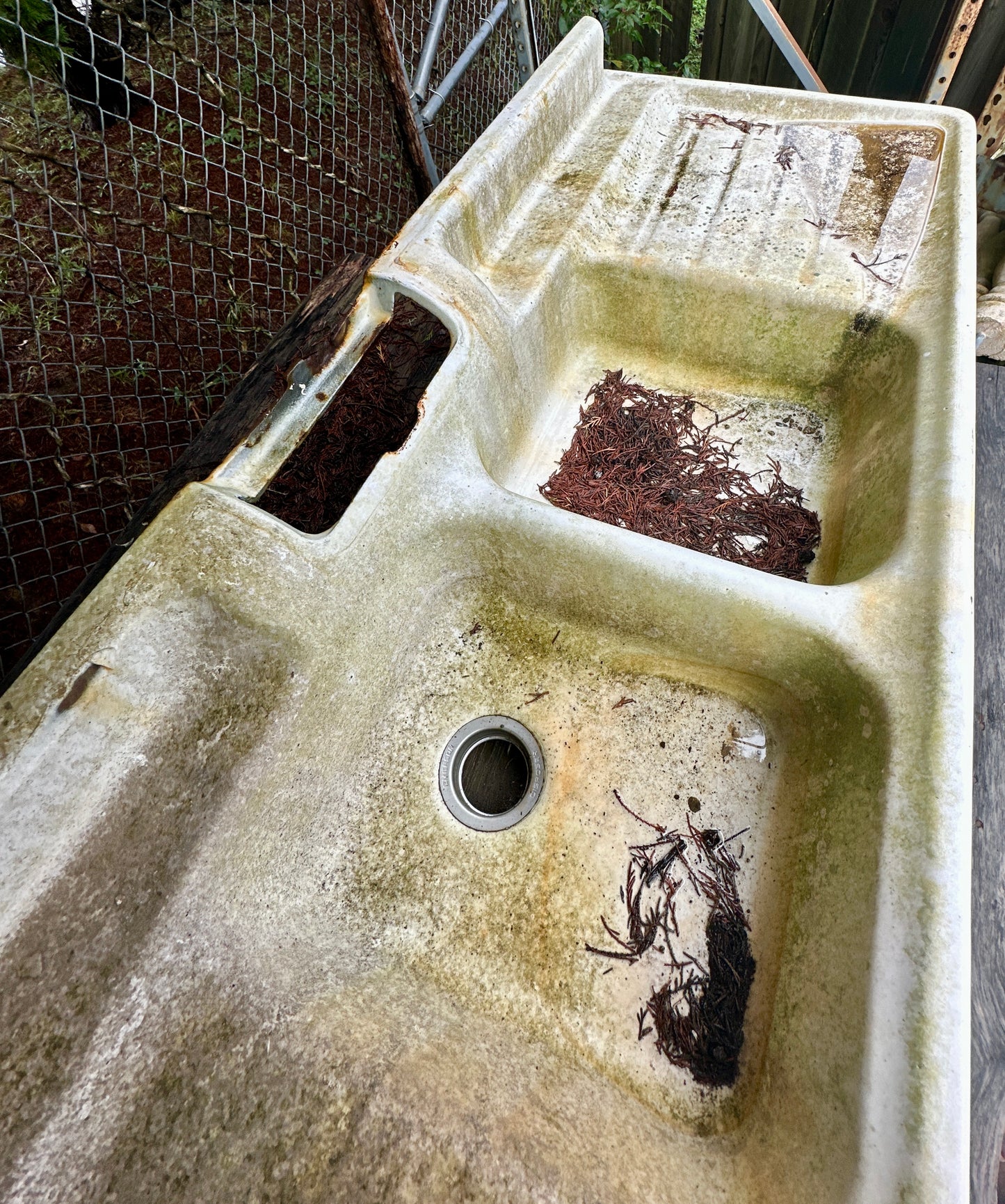 Double Basin Cast Iron Utility Sink GA20409
