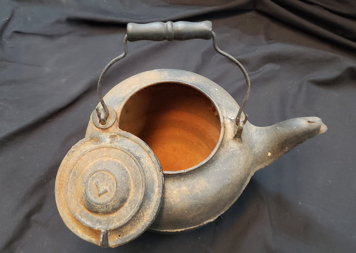 Pre-Civil War Cast Iron Tea Water Kettle #7 w/ Swivel Lid GS01076