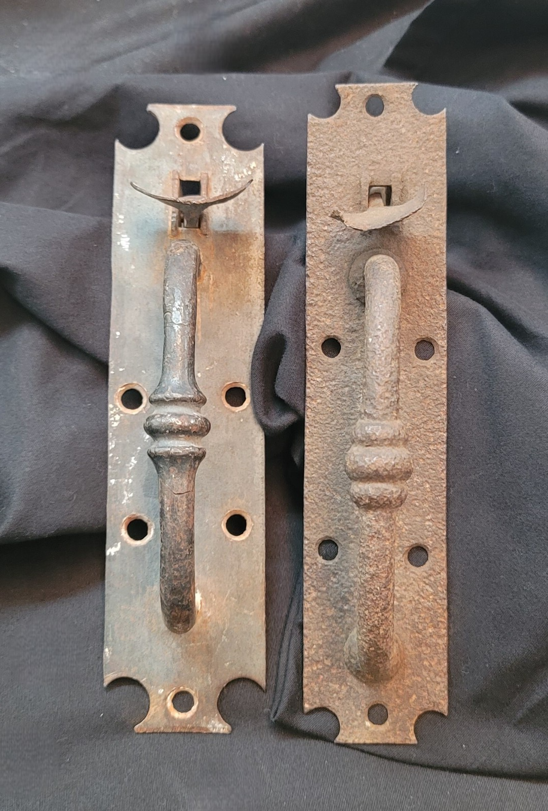 Pair of Cast Iron Matching Door Pulls with Thumb Latches 7 1/2" T GS00525