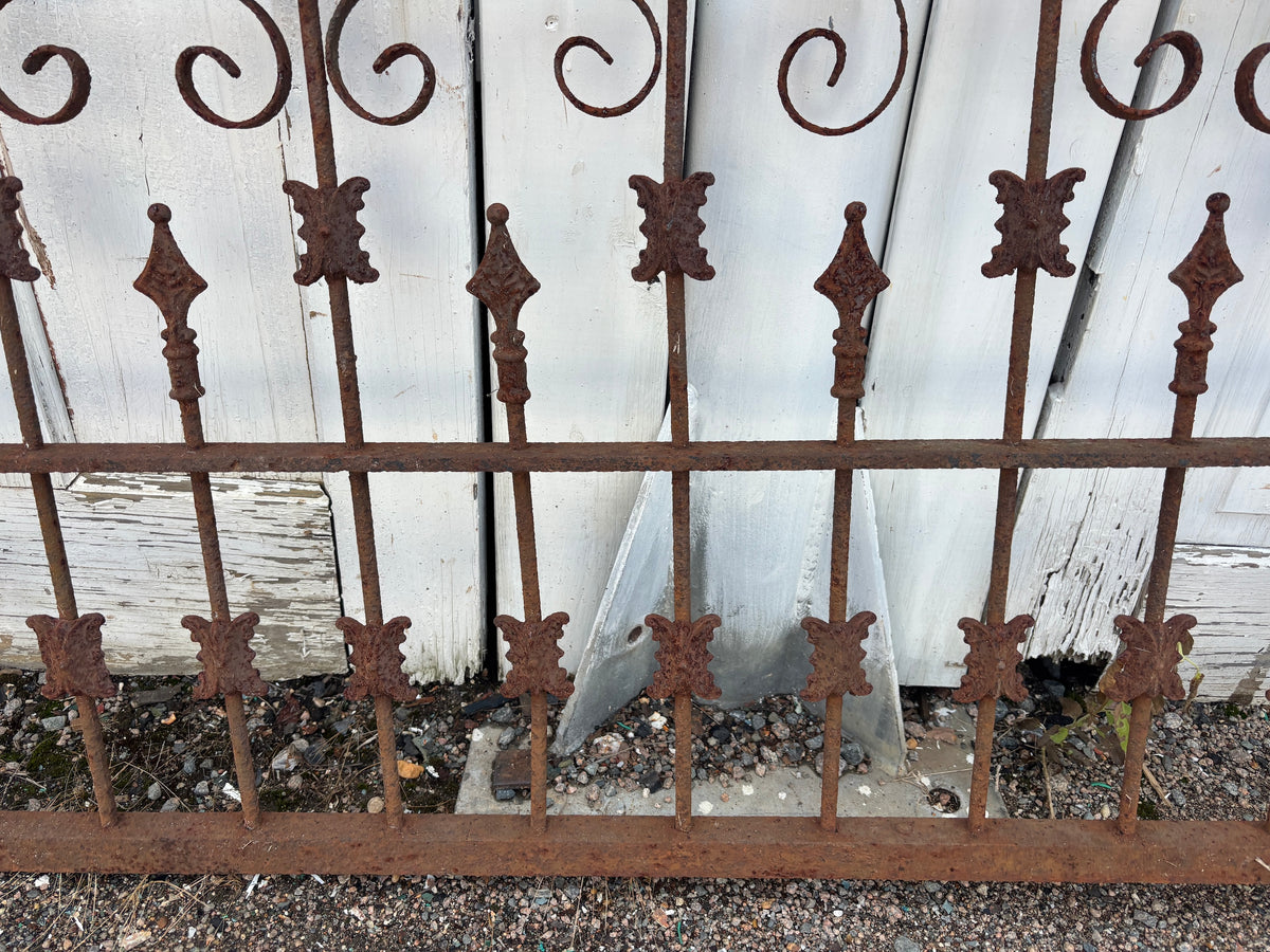 10 Feet of Iron Fence Panels GA21606