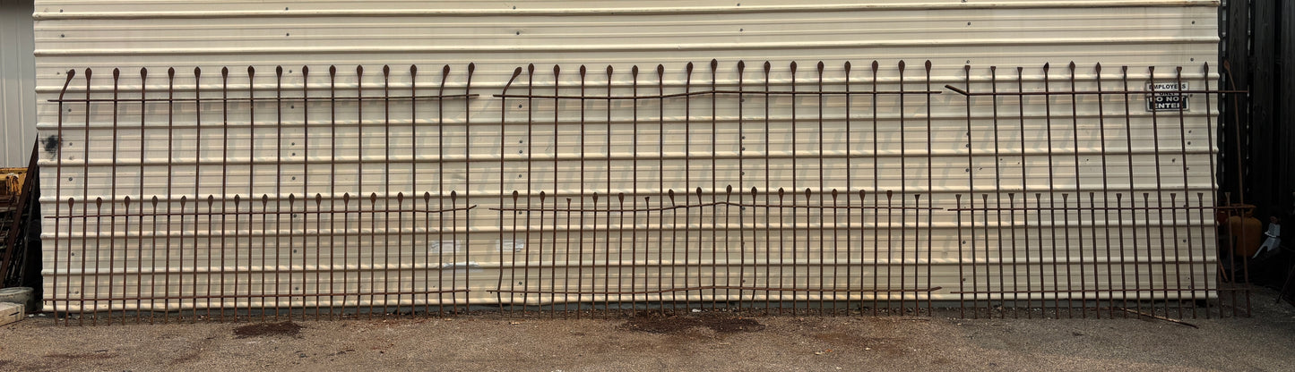 159.5 Feet of Iron Fencing GA21357