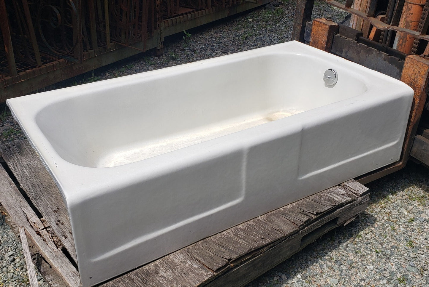 5 Foot Cast Iron Built In Bath Tub w/ Right Side Drain & Front Apron GS00443