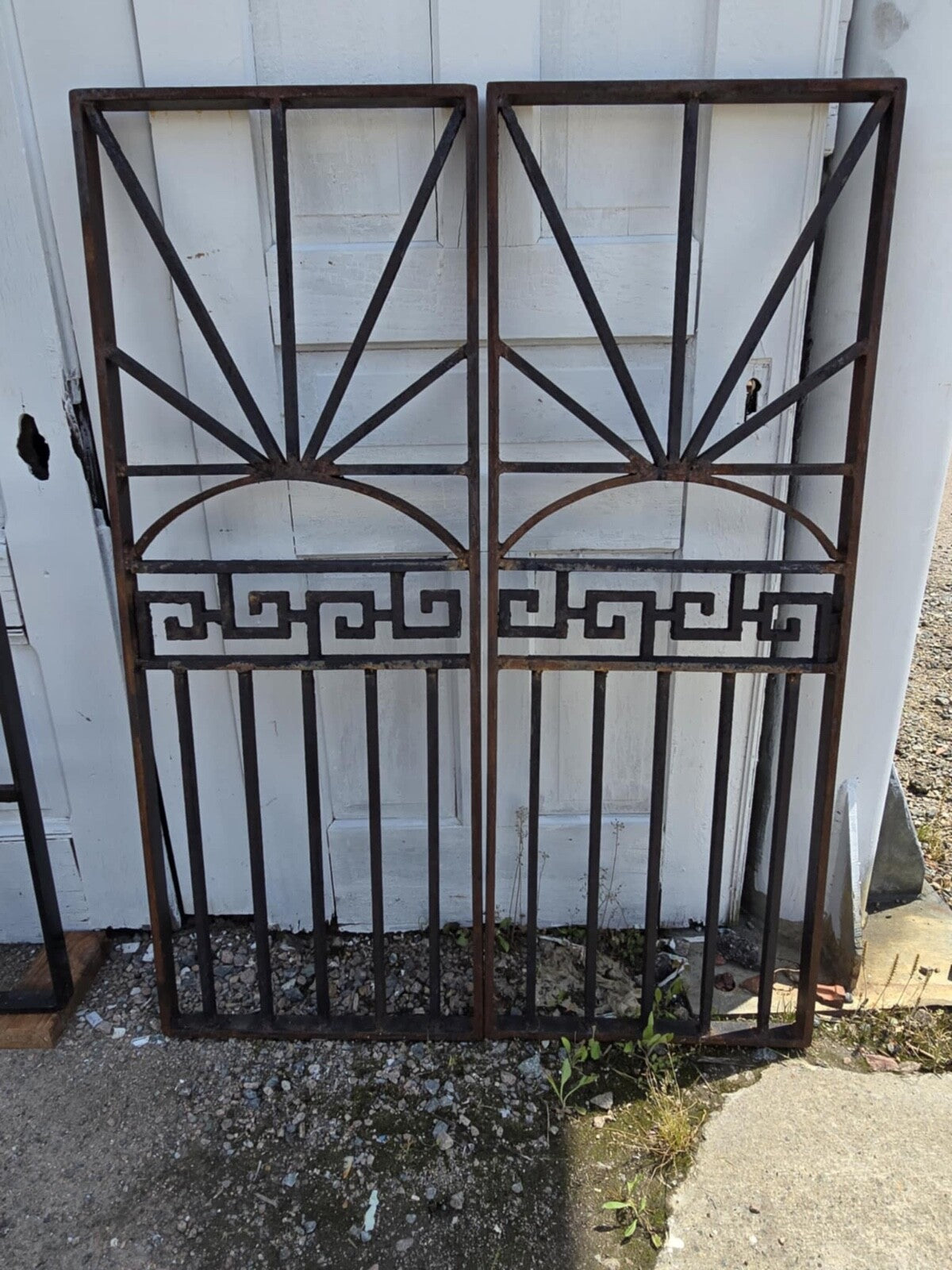 Antique Geometric Iron Gate GAM0453